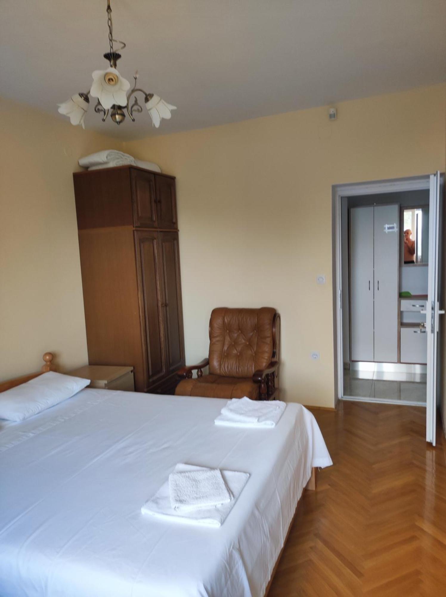 Apartment With 2 Balconies And Sea View 오미스 객실 사진